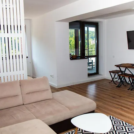 View Ap With Parking And 2 Bathrooms *